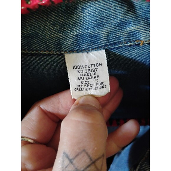 Y2K Live Ins Red Camel Denim Jacket Graphic Interior Trucker Unisex Small 90s - Picture 9 of 16